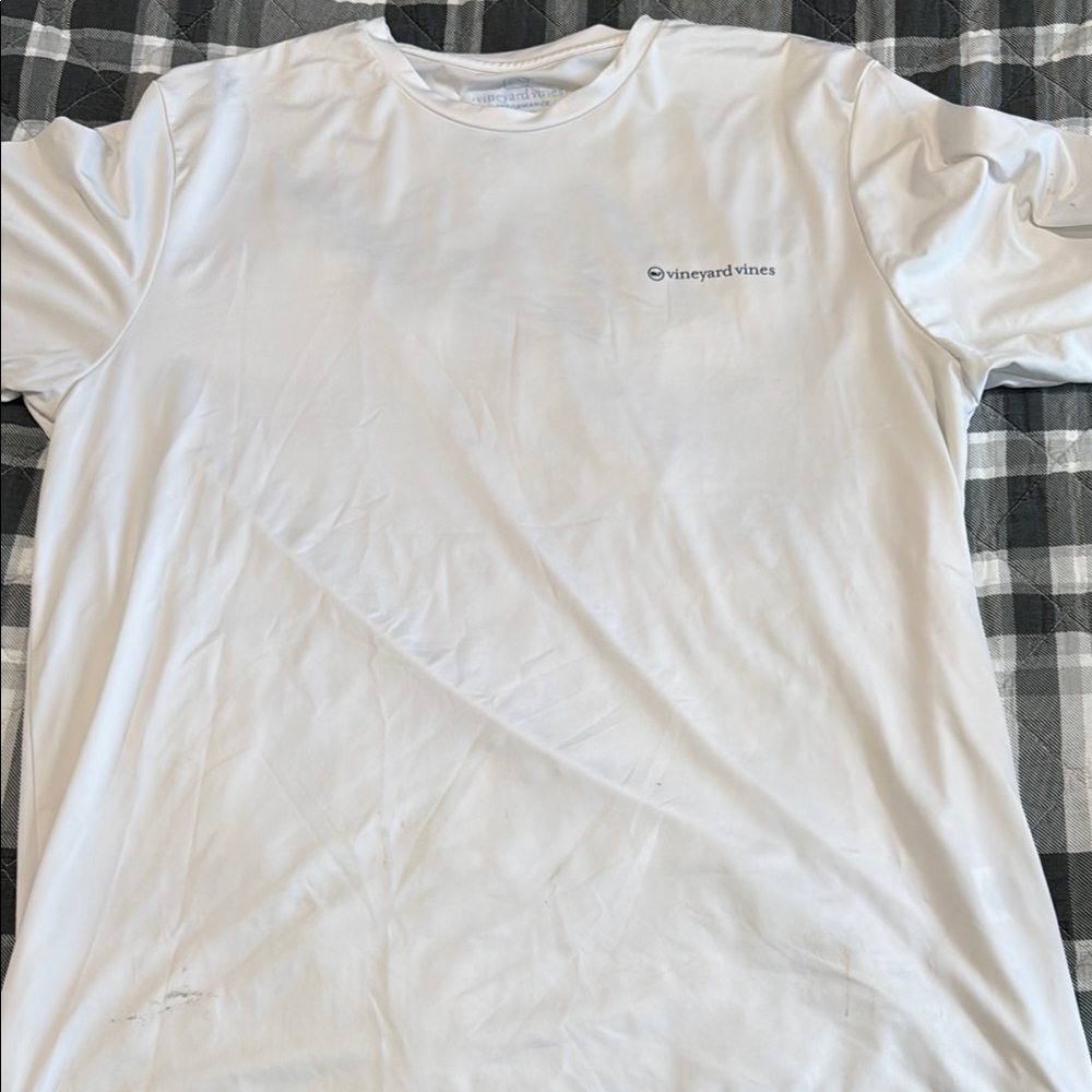 Vineyard Vine's Men's Performance Tee size L